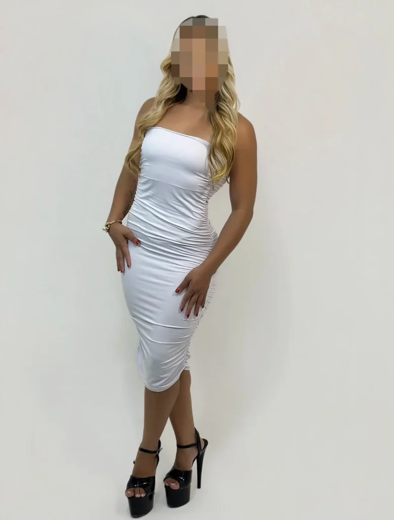 Kiara terapeuta especializada em massagem em Fortaleza com atendimento na Aldeota