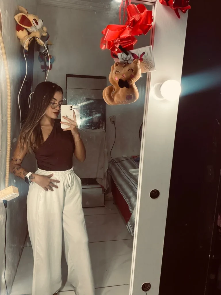 Larissa terapeuta especializada em massagem relaxante, massagem tântrica e Nuru Massage em Fortaleza, na Parangaba.