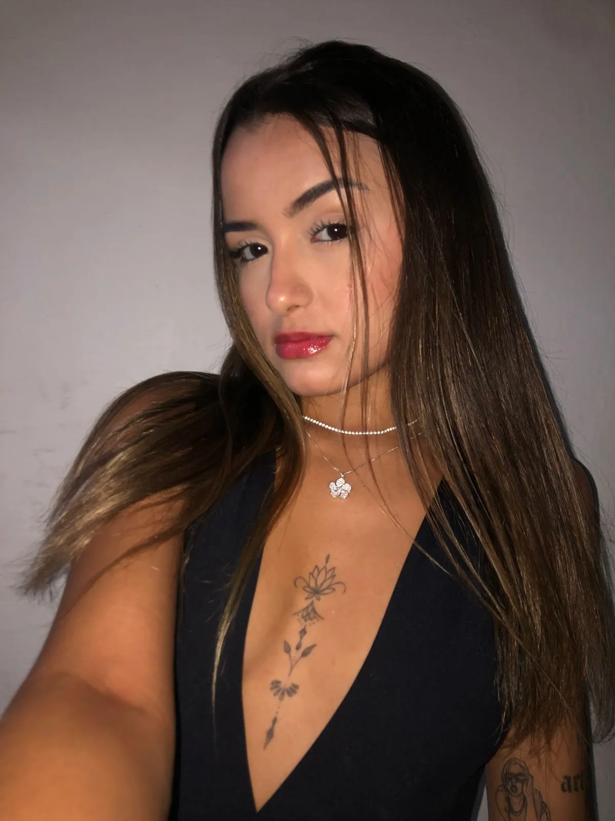 Larissa terapeuta especializada em massagem relaxante, massagem tântrica e Nuru Massage em Fortaleza, na Parangaba, massagista em fortaleza.