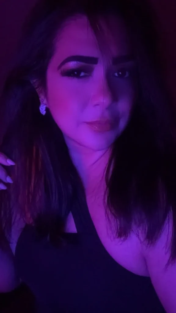 Amanda Souza está no Massagem Ceará