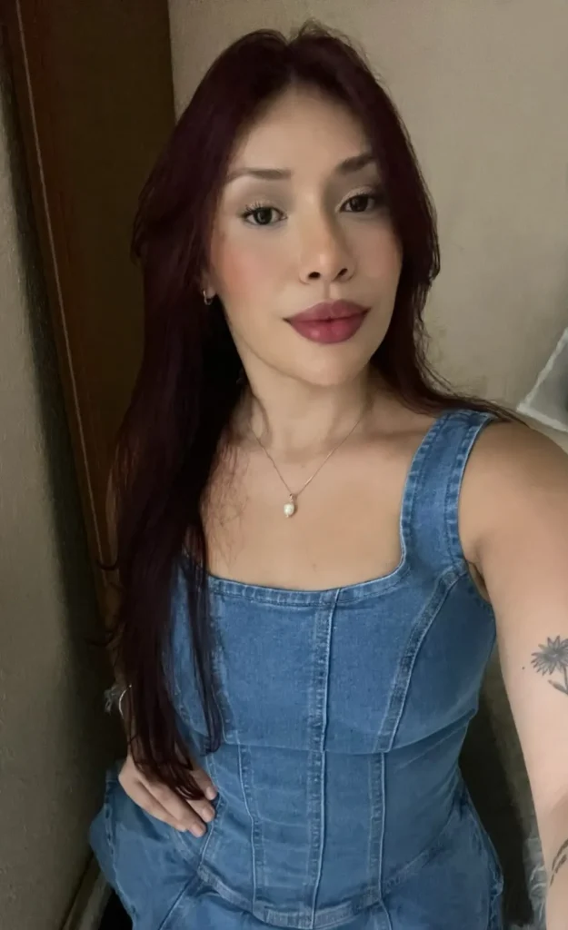 Anne anuncia no Massagem Fortaleza.